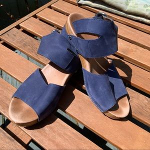 Dansko sandals w/heel
